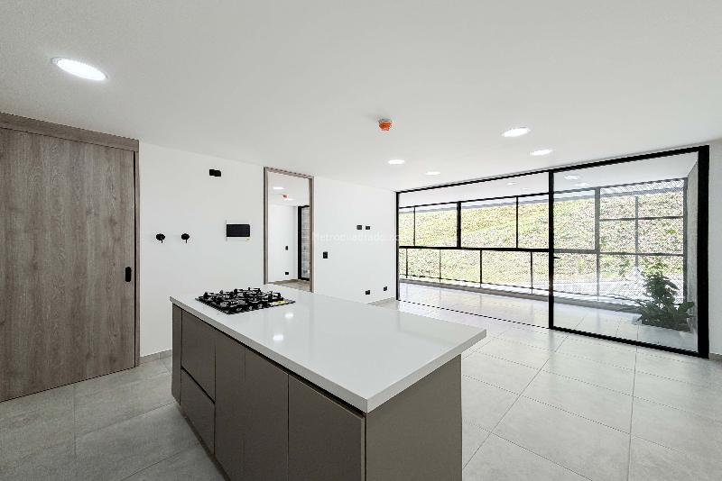 Apartamento en Arriendo, Loma Del Escobero, Medellín