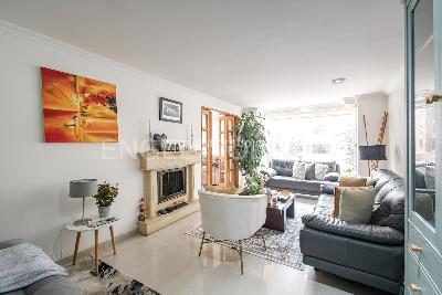 Apartamento de 3 alcobas en venta en La Carolina, Bogotá, 180 m² · foto 4 de 16