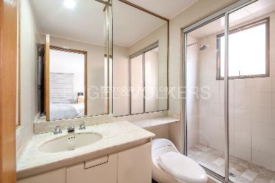 Apartamento de 3 alcobas en venta en La Carolina, Bogotá, 180 m² · foto 12 de 16