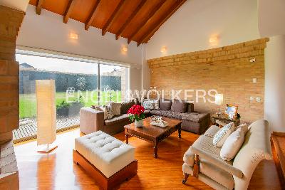 Casa en venta en Cajica, Cajicá · foto 2 de 17
