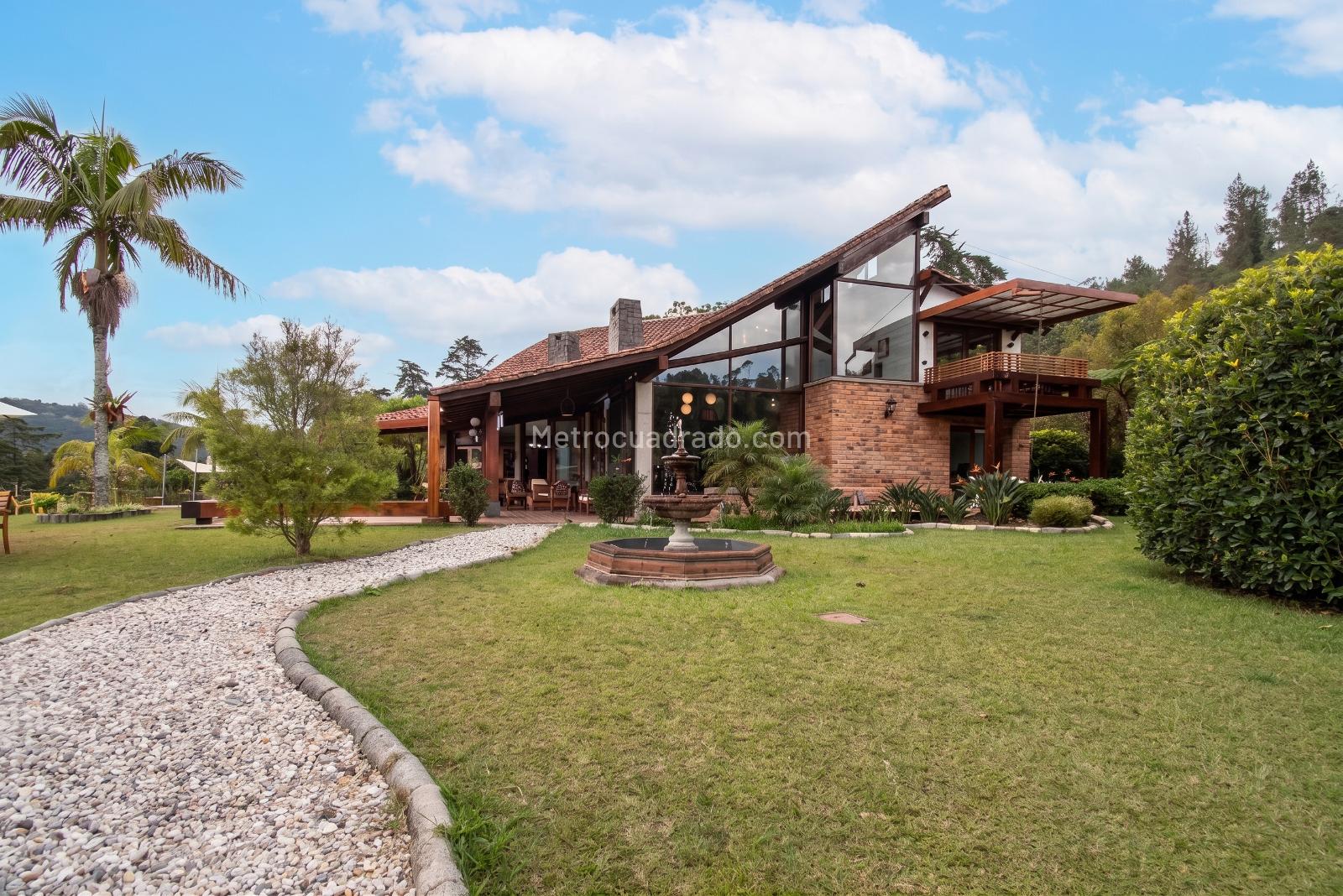 Casa de 5 habitaciones en venta en La Fe, Medellín — imagen 1 de 20