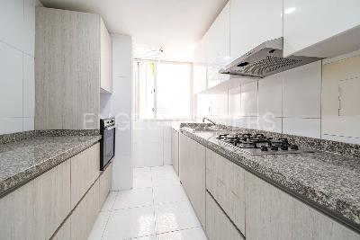 Apartamento en venta en Santa Barbara Central, Bogotá · foto 6 de 13