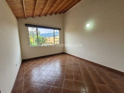 Casa de 4 alcobas en venta en La Ceja, Medellín, 250 m² · foto 11 de 13