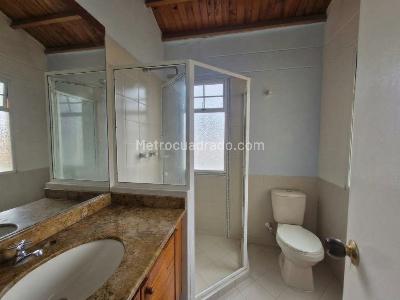 Casa de 4 alcobas en venta en La Ceja, Medellín, 250 m² · foto 9 de 13