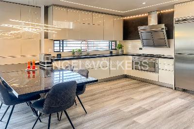 Apartamento de 3 alcobas en venta en Chico Navarra, Bogotá, 209 m² · foto 3 de 16