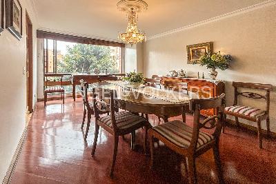 Apartamento de 3 alcobas en venta en La Carolina, Bogotá, 180 m² · foto 2 de 13