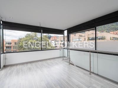 Apartamento de 3 alcobas en venta en Chico, Bogotá, 214 m² · foto 16 de 17