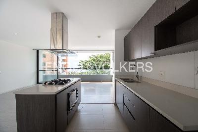 Apartamento de 3 alcobas en venta en El Esmeraldal, Medellín, 128 m² · foto 5 de 19