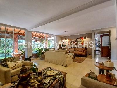 Casa de 3 alcobas en venta en Benedictinos, Medellín, 335 m² · foto 3 de 19