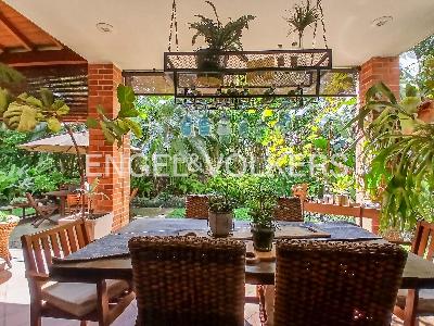 Casa de 3 alcobas en venta en Benedictinos, Medellín, 335 m² · foto 5 de 19