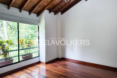 Casa de 4 alcobas en venta en El Tesoro, Medellín, 234 m² · foto 10 de 20