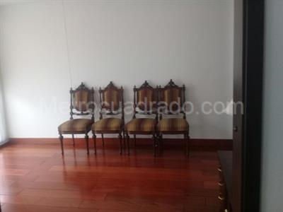 Apartamento de 3 alcobas en venta en Chico Reservado, Bogotá, 210 m² · foto 11 de 15