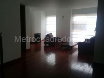 Apartamento de 3 alcobas en venta en Chico Reservado, Bogotá, 210 m² · foto 2 de 15