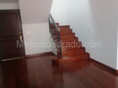 Apartamento de 3 alcobas en venta en Chico Reservado, Bogotá, 210 m² · foto 3 de 15