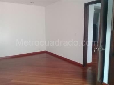 Apartamento de 3 alcobas en venta en Chico Reservado, Bogotá, 210 m² · foto 8 de 15