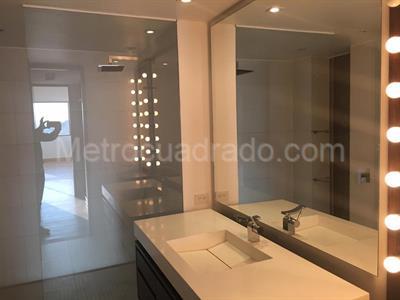 Apartamento en venta en El Refugio, Bogotá · foto 2 de 17