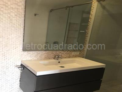Apartamento en venta en El Refugio, Bogotá · foto 3 de 17