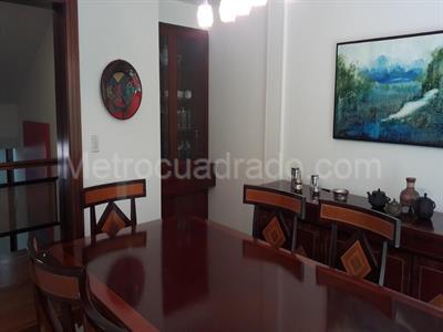 Apartamento de 3 alcobas en venta en Rosales Bella Vista, Bogotá, 184 m² · foto 2 de 10