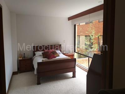 Apartamento de 3 alcobas en venta en Rosales Bella Vista, Bogotá, 184 m² · foto 6 de 10