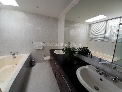 Apartamento de 4 alcobas en venta en Bosque De La Cañada, Bogotá, 220 m² · foto 8 de 10