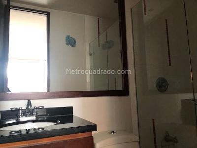 Apartamento de 3 alcobas en venta en Bellavista Rosales, Bogotá, 210 m² · foto 3 de 12