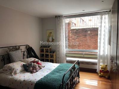 Apartamento de 3 alcobas en venta en Bellavista Rosales, Bogotá, 210 m² · foto 4 de 12