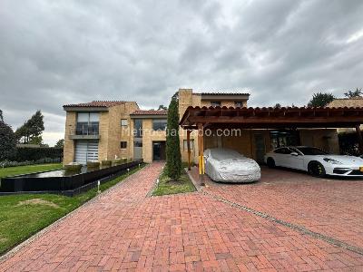 Casa de 3 alcobas en venta en Hacienda San Simon, Bogotá, 320 m² · foto 3 de 20