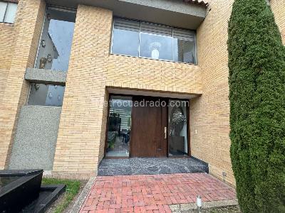 Casa de 3 alcobas en venta en Hacienda San Simon, Bogotá, 320 m² · foto 2 de 20