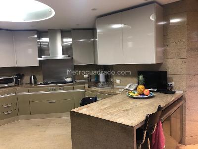 Apartamento de 3 alcobas en venta en Chico Museo, Bogotá, 340 m² · foto 14 de 20