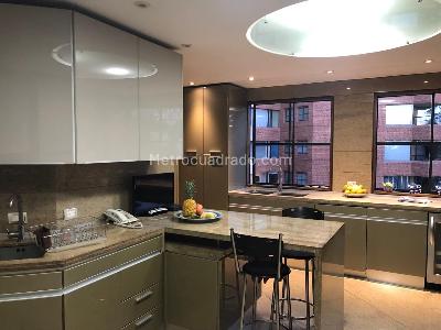 Apartamento de 3 alcobas en venta en Chico Museo, Bogotá, 340 m² · foto 19 de 20