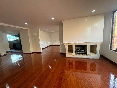 Apartamento de 4 alcobas en venta en Chico Norte Iii, Bogotá, 215 m² · foto 3 de 17