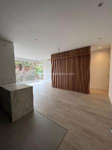 Apartamento de 2 alcobas en venta en Chico Reservado, Bogotá, 106 m² · foto 6 de 7
