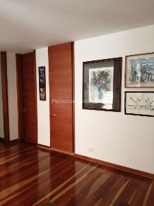 Apartamento de 3 alcobas en venta en Chico Reservado, Bogotá, 165 m² · foto 10 de 19