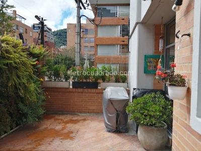 Apartamento de 3 alcobas en venta en Chico Reservado, Bogotá, 165 m² · foto 3 de 19