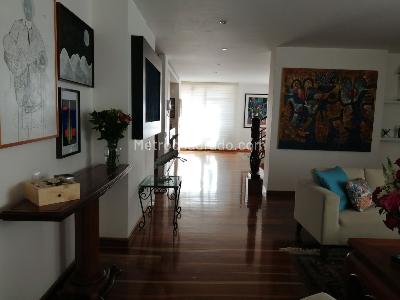 Apartamento de 3 alcobas en venta en Chico Reservado, Bogotá, 165 m² · foto 5 de 19