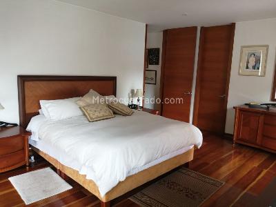 Apartamento de 3 alcobas en venta en Chico Reservado, Bogotá, 165 m² · foto 8 de 19
