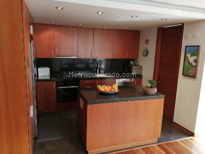 Apartamento de 3 alcobas en venta en Chico Reservado, Bogotá, 165 m² · foto 9 de 19