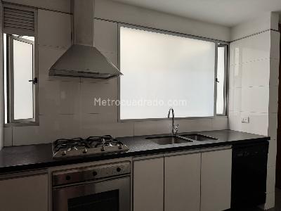 Apartamento en arriendo en Los Rosales, Bogotá · foto 10 de 14