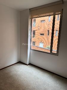 Apartamento en arriendo en Los Rosales, Bogotá · foto 3 de 14