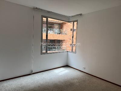 Apartamento en arriendo en Los Rosales, Bogotá · foto 6 de 14