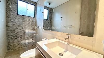 Apartamento de 3 alcobas en venta en Chico San Patricio, Bogotá, 92 m² · foto 14 de 18