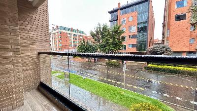 Apartamento de 3 alcobas en venta en Chico San Patricio, Bogotá, 92 m² · foto 3 de 18