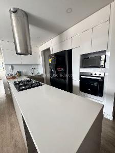 Apartamento de 3 alcobas en venta en Belmira Acacias, Bogotá, 119 m² · foto 2 de 20