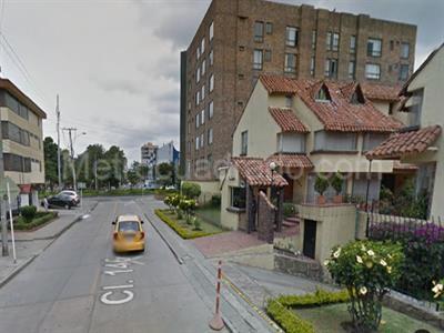 Casa en venta en Caobos Salazar, Bogotá · foto 2 de 18