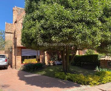 Casa de 4 alcobas en venta en Casa De Campo, Chía, 273 m² · foto 2 de 18