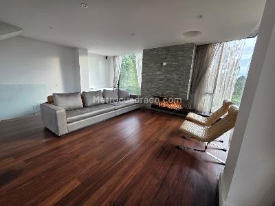Casa de 4 alcobas en venta en Bosque De Pinos, Bogotá, 330 m² · foto 2 de 15
