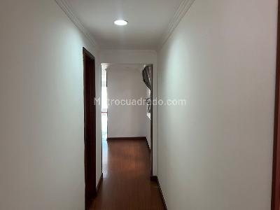 Apartamento de 3 alcobas en venta en El Batán, Bogotá, 110 m² · foto 2 de 15