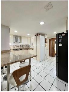 Apartamento en venta en Cerca A Unicentro, Bogotá · foto 10 de 17