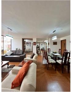 Apartamento en venta en Cerca A Unicentro, Bogotá · foto 6 de 17