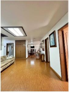 Apartamento en venta en Cerca A Unicentro, Bogotá · foto 9 de 17